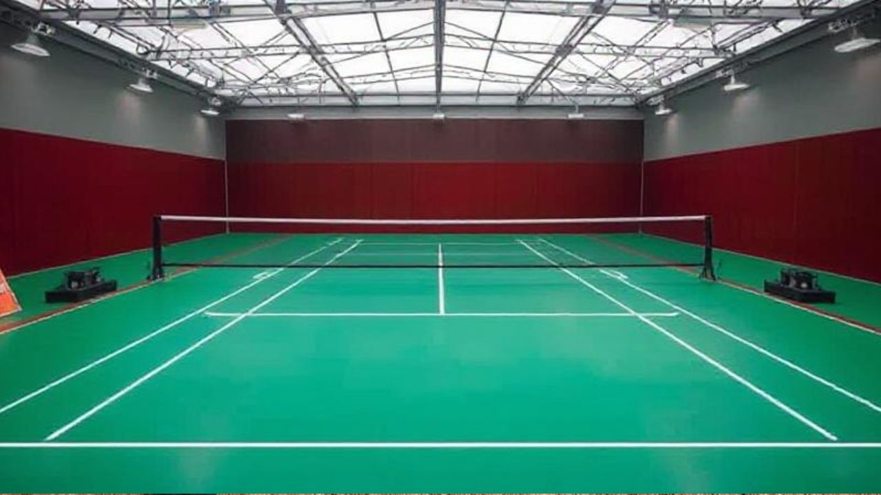 Badminton Court Dimensions: Size, Markings